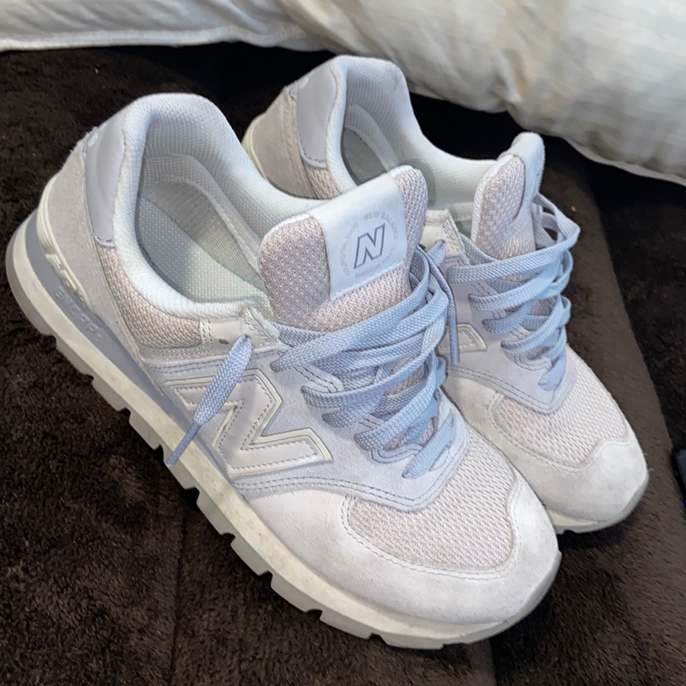 Im selling my new balances ! dont want them anymore !